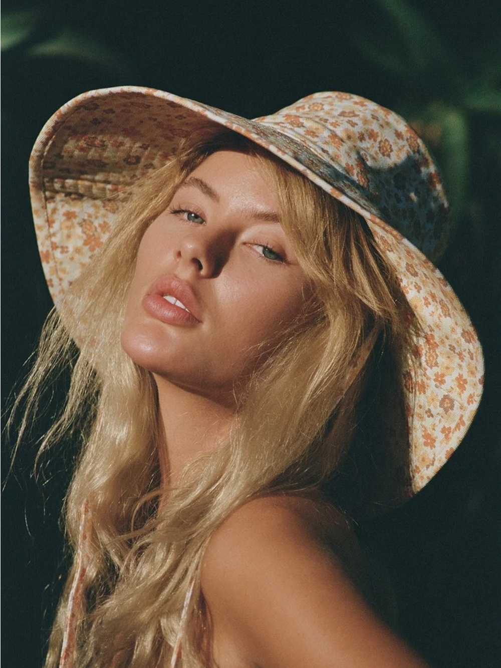 Lack of Color Holiday Bucket Hat in Peach Bloom S/M